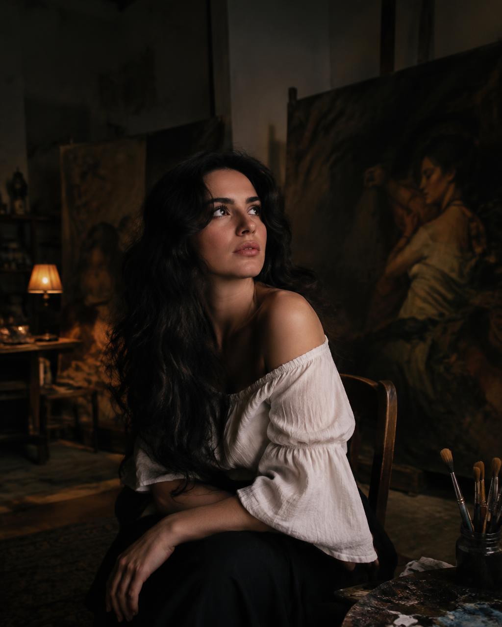 Faviana Roa in her studio